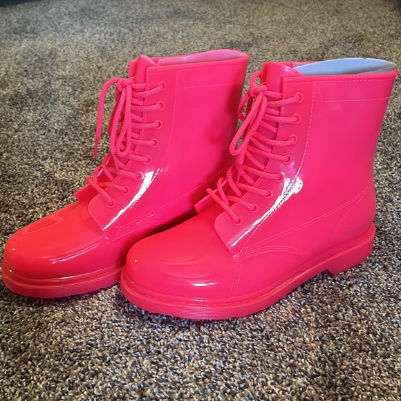 Quipid Boots, Hot pink, Size 10 - Picture 2 of 4